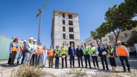 İzmir’de Eşrefpaşa Hastanesi’nin Yeni Ek Hizmet Binası Yüzde 40 Tamamlandı